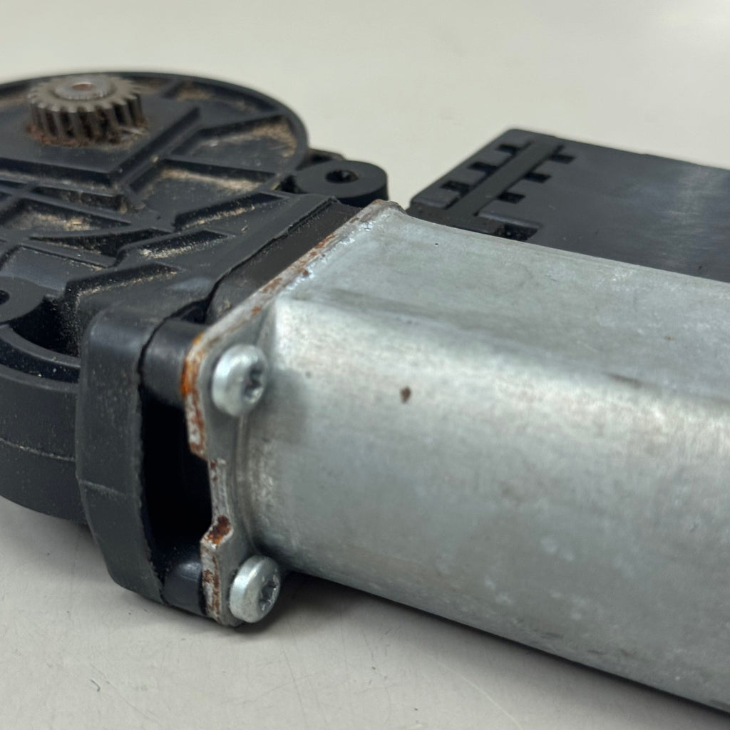 MOPAR PARTS 4th Gen Mega Cab Sunroof Motor For Ram Black 30022758B (As-is (Slightly Rusted))