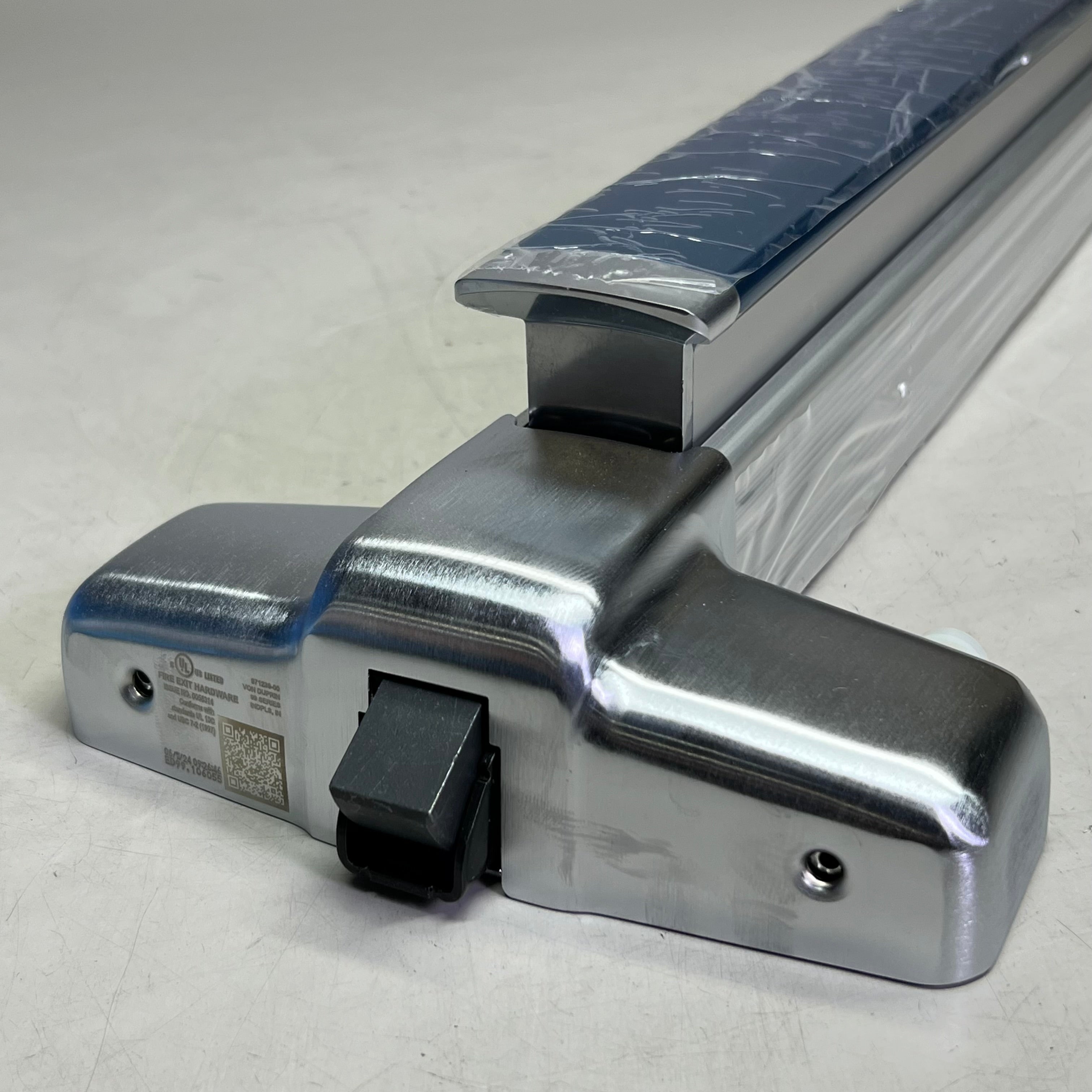 ALLEGION Commercial Door Lock Sz 33" L Blue & Silver ED99.106055