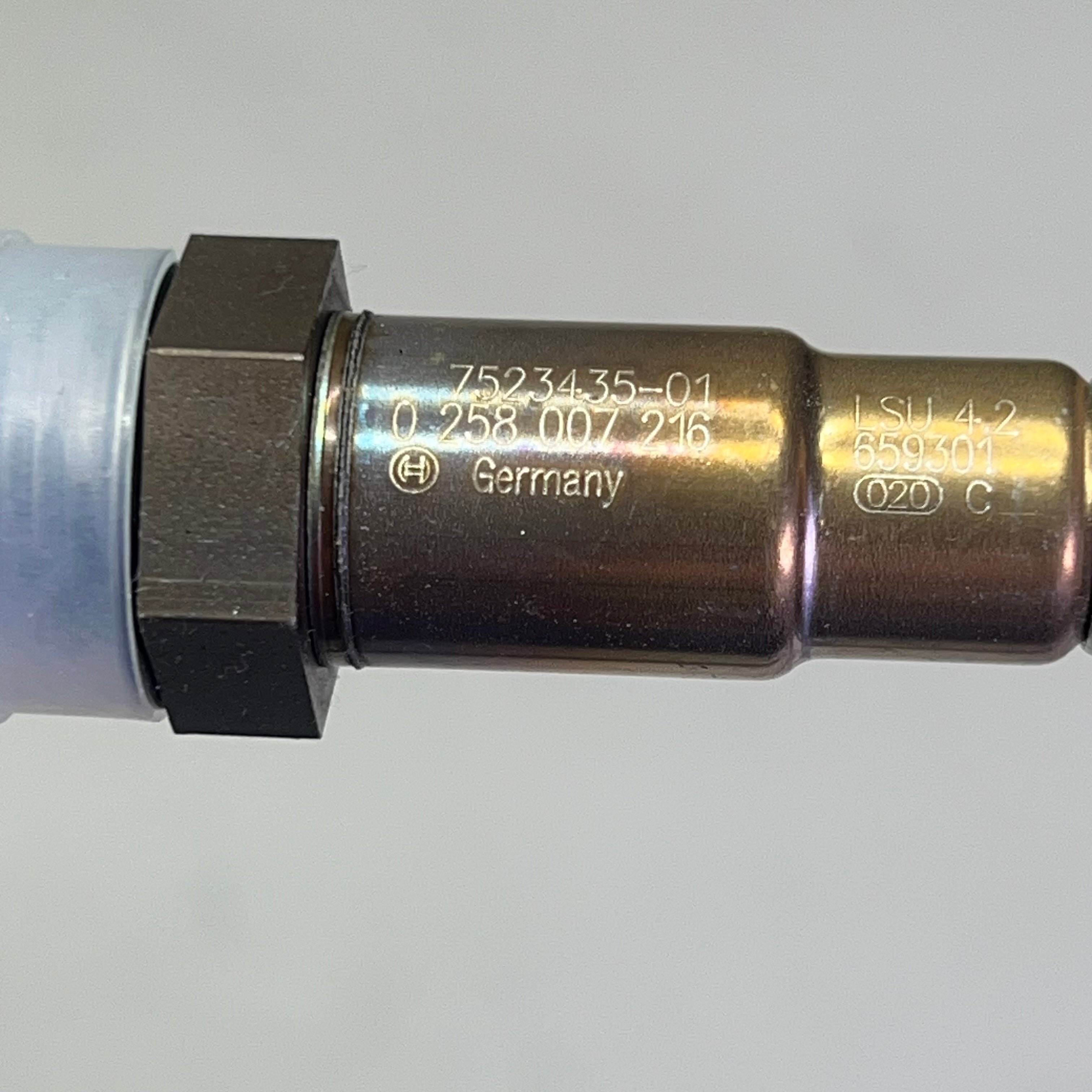BOSCH Oxygen Sensor Male Spade Connector Shape For BMW 18 Thread Dia 17216