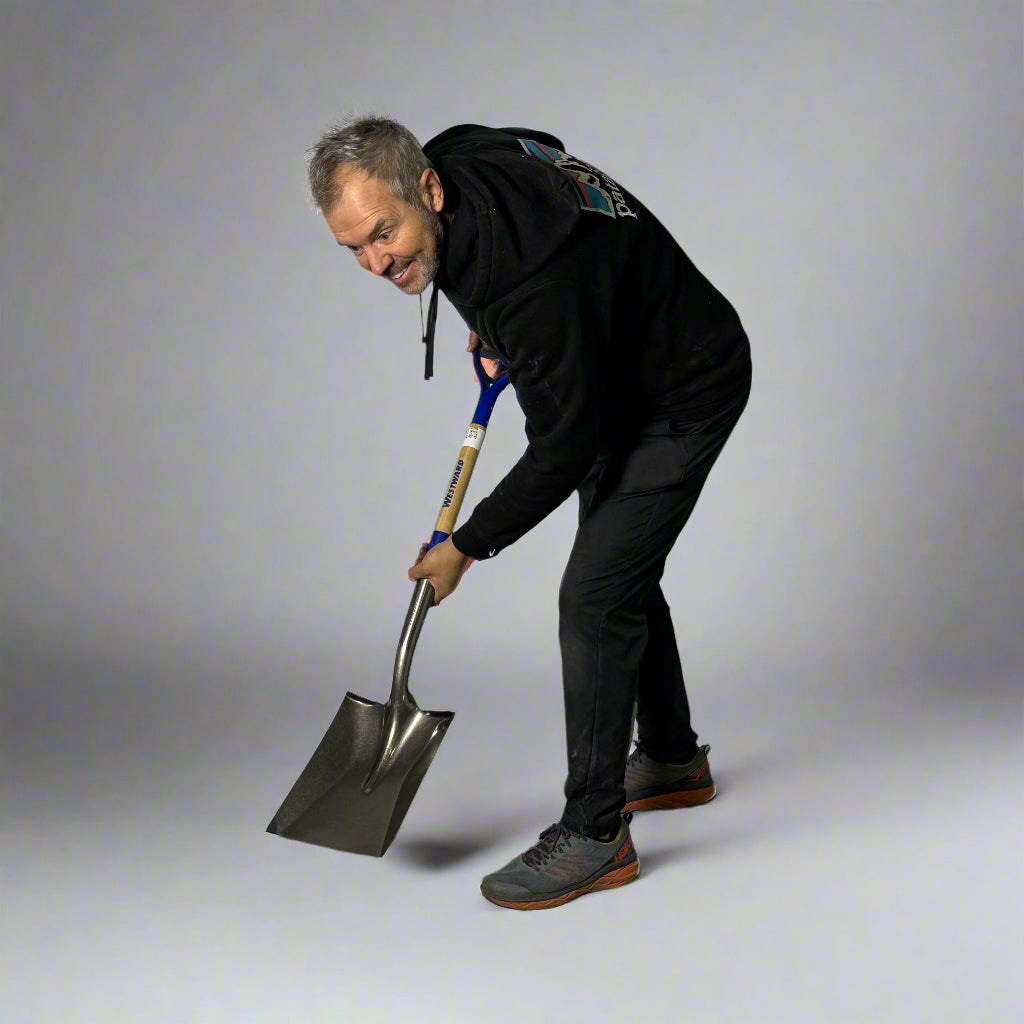 WESTWARD Square Point Shovel 30" 14 Gal, Natural Wood Handle 1WG34A