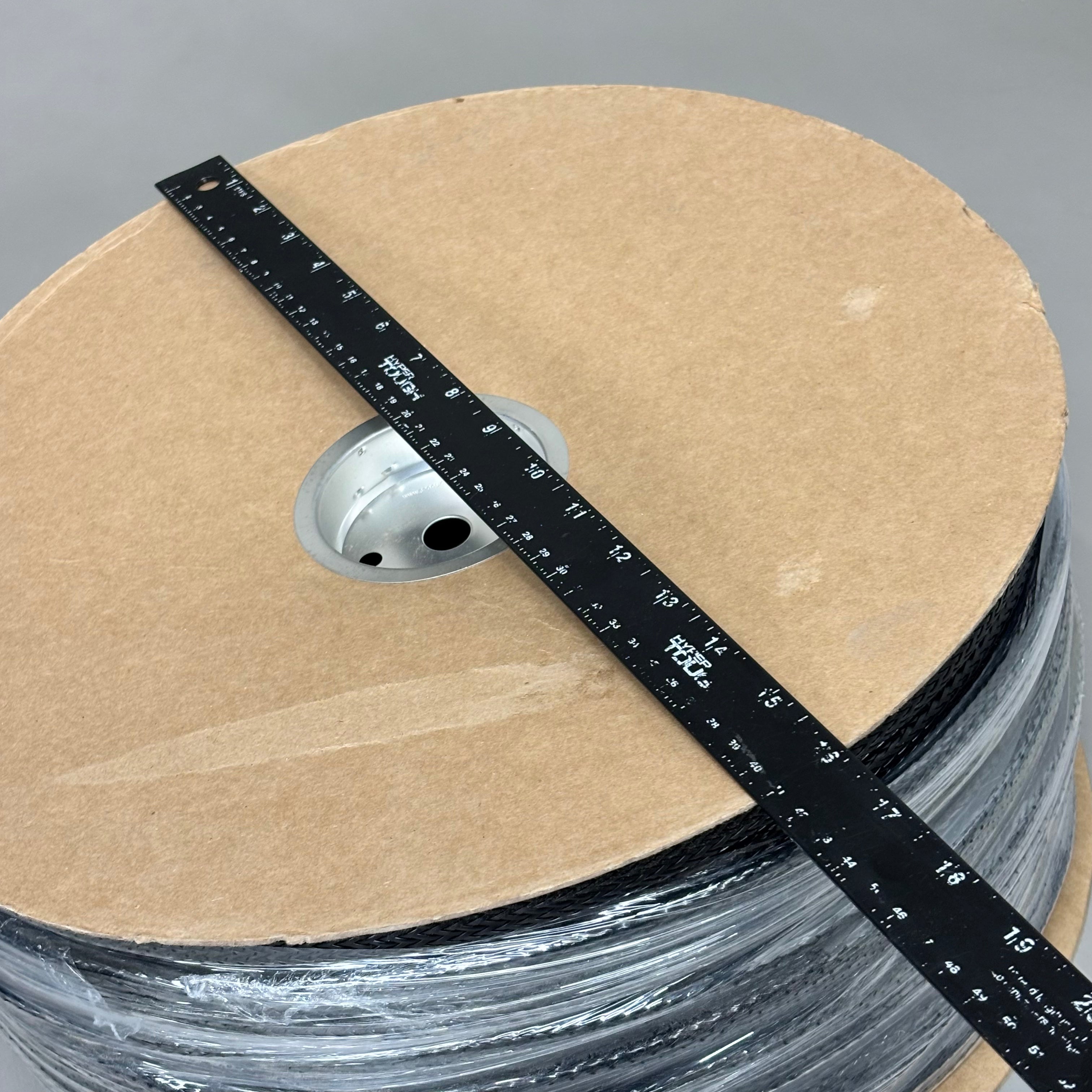 GORILLA SLEEVE Flat Filament Expandable Braided Sleeving  3/4" 550' T1793941