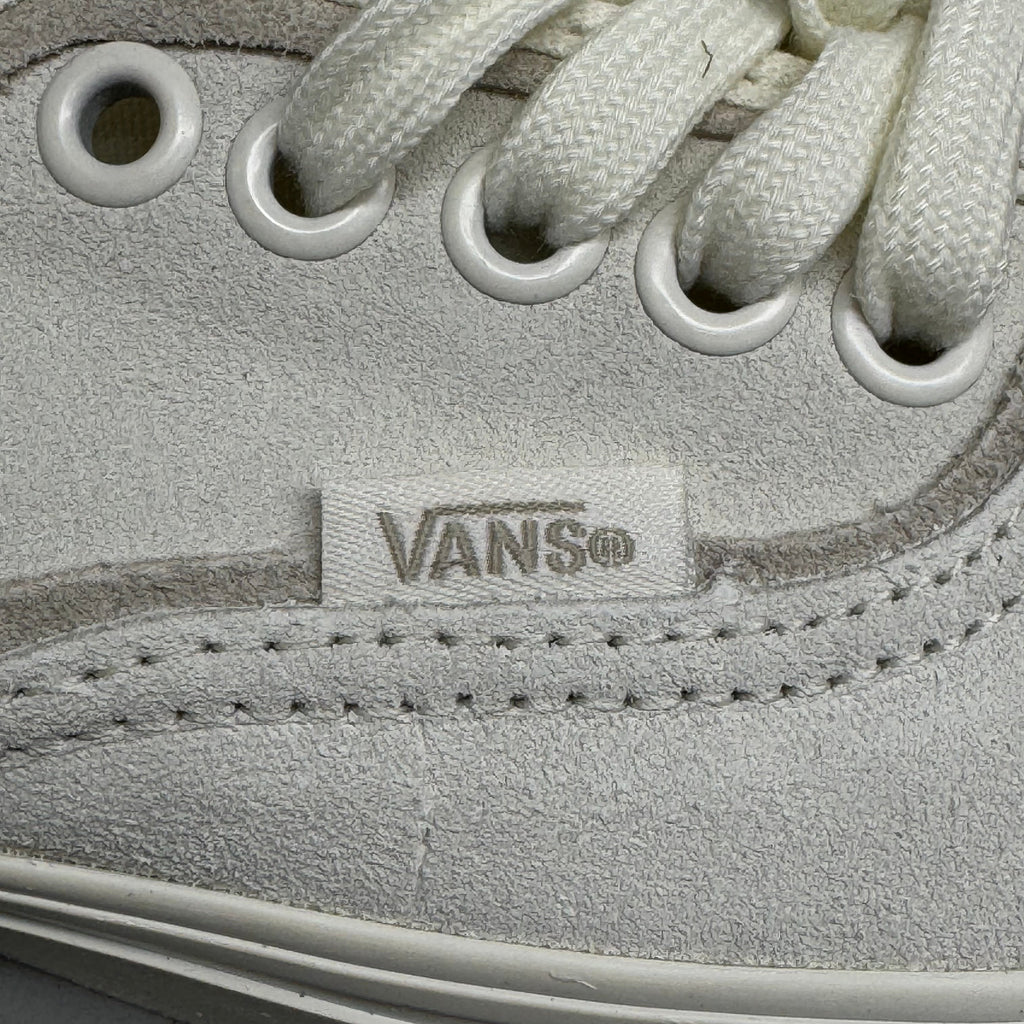 VANS Authentic Sliver Sneakers Shoes Women's Sz 9.5 White/White VN000D6DWWW