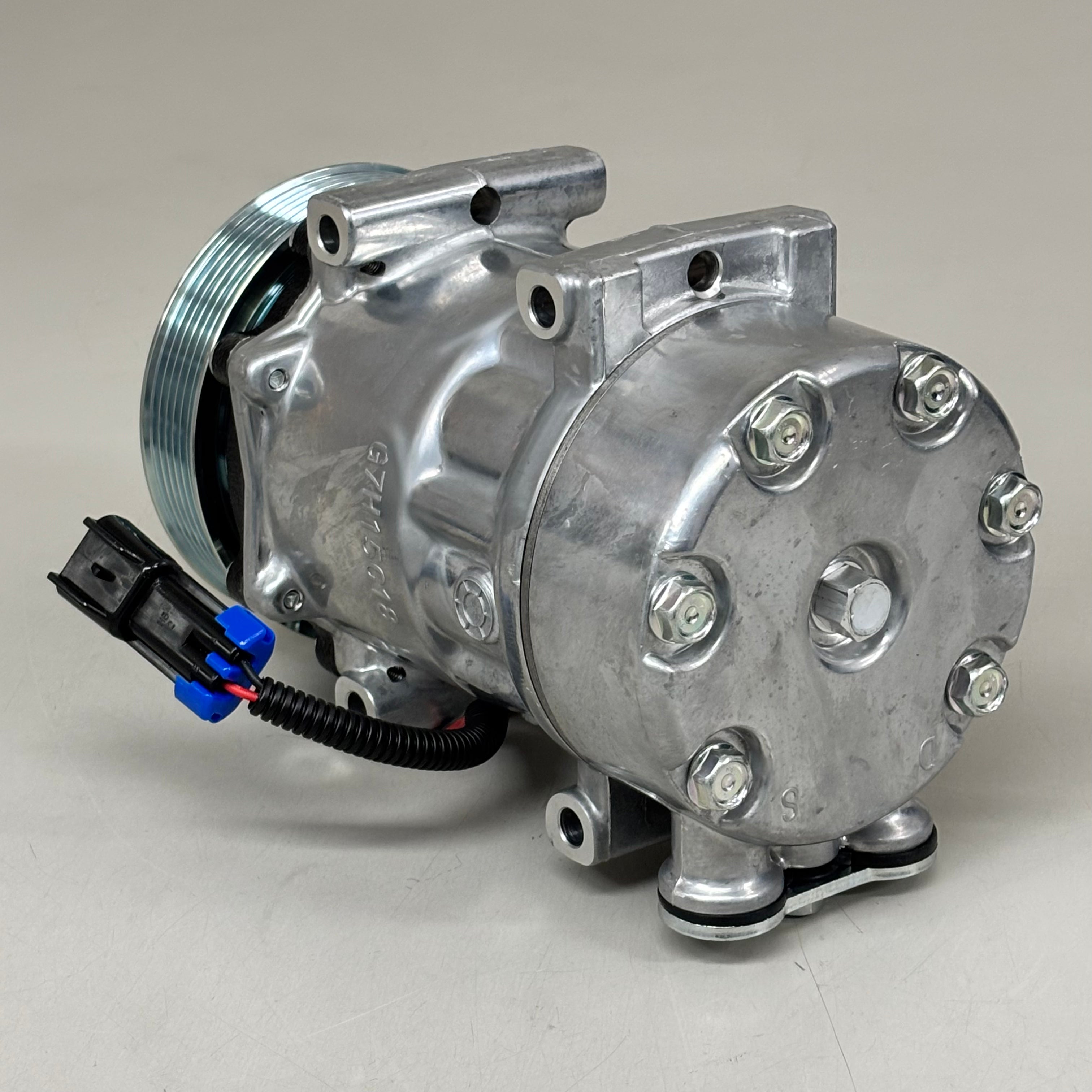 GAMMA AC Compressor for Kenworth Peterbilt Coil Voltage 12 Charged 14-SD4731NEW