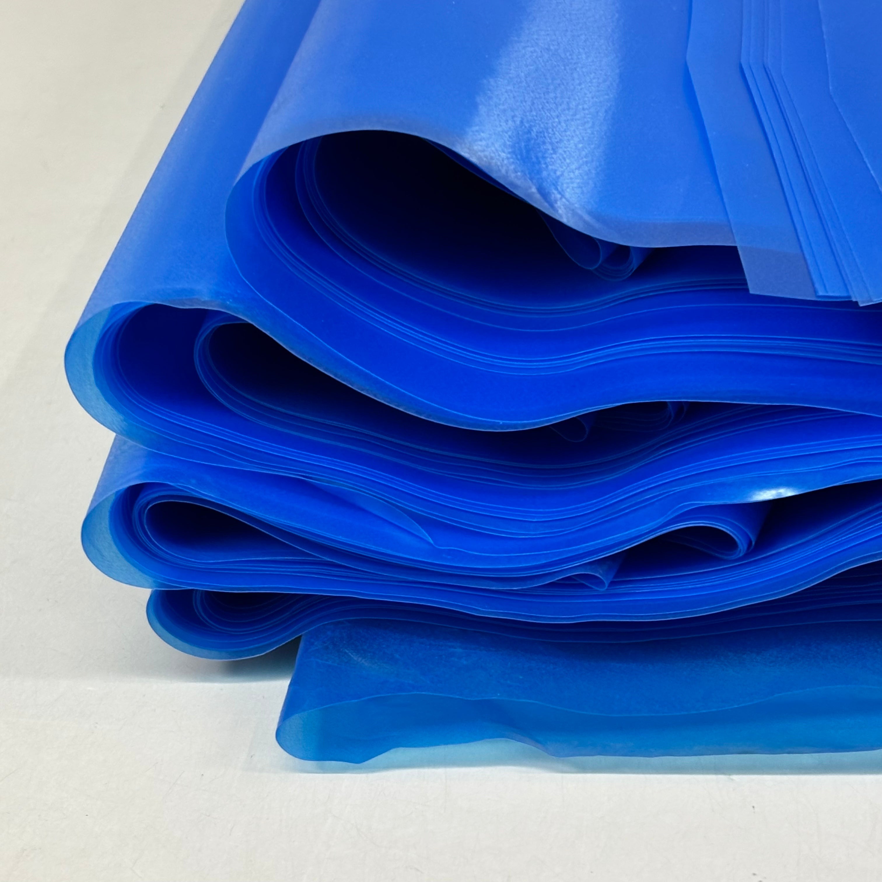 VR (50 PACK) Poly Co Die-Cut Aprons Economical & Lightweight 55"x35" Blue 46520