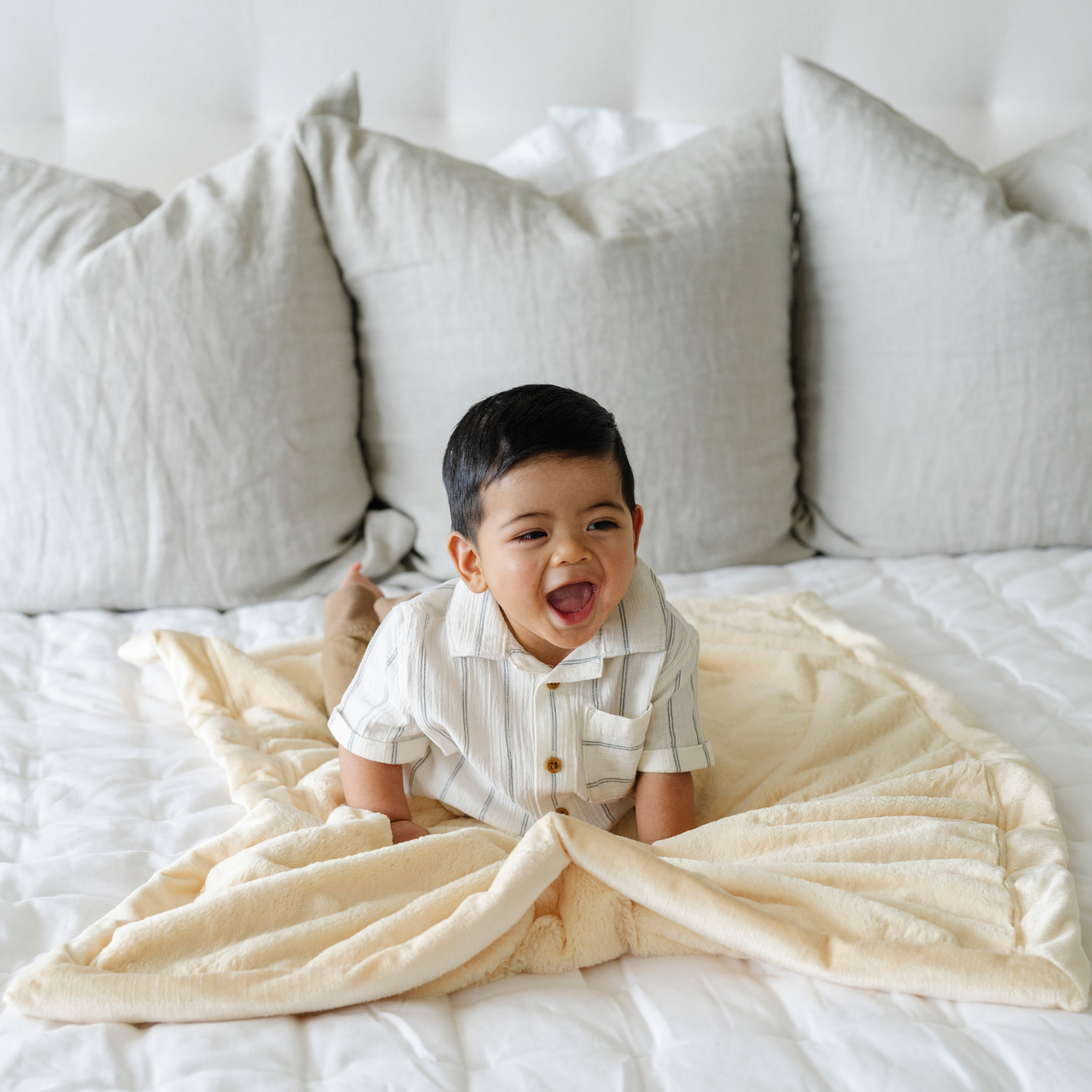 Lush Receiving Blanket 30x40 Inch by Saranoni