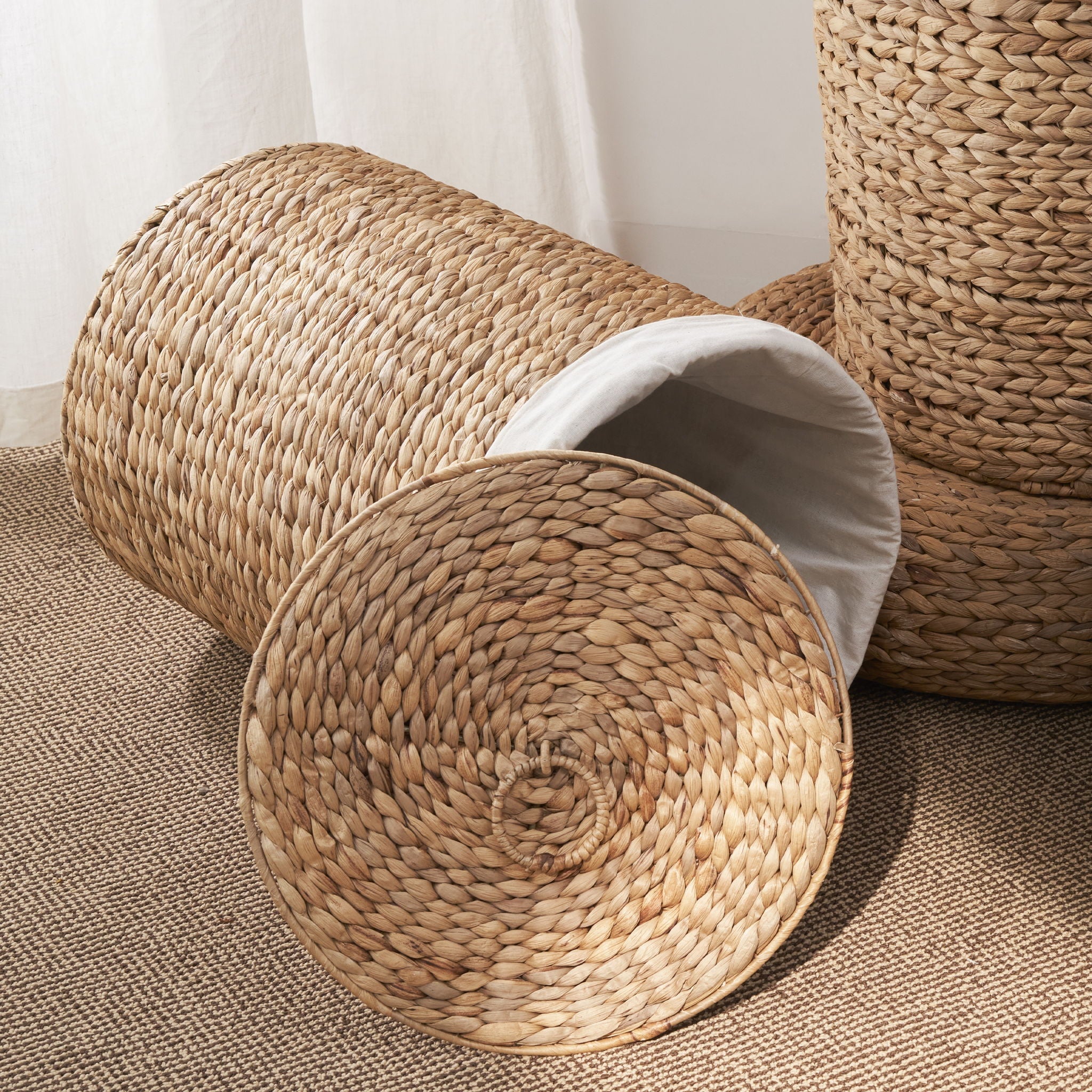 Round Tall Water Hyacinth Woven Wicker Laundry Hamper With Lid - For Clothes, Toys And Book Storage With Removable Liner - 15" X 15" X 20" - Natural Brown