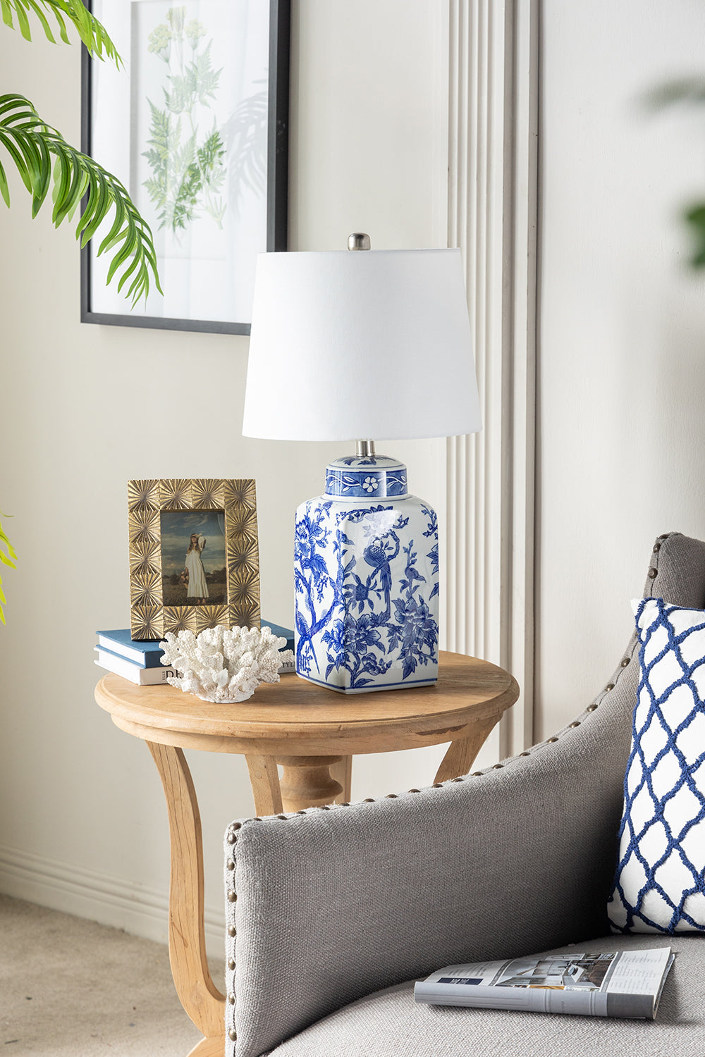 13x25' Blue and White Ceramic Vase Lamp