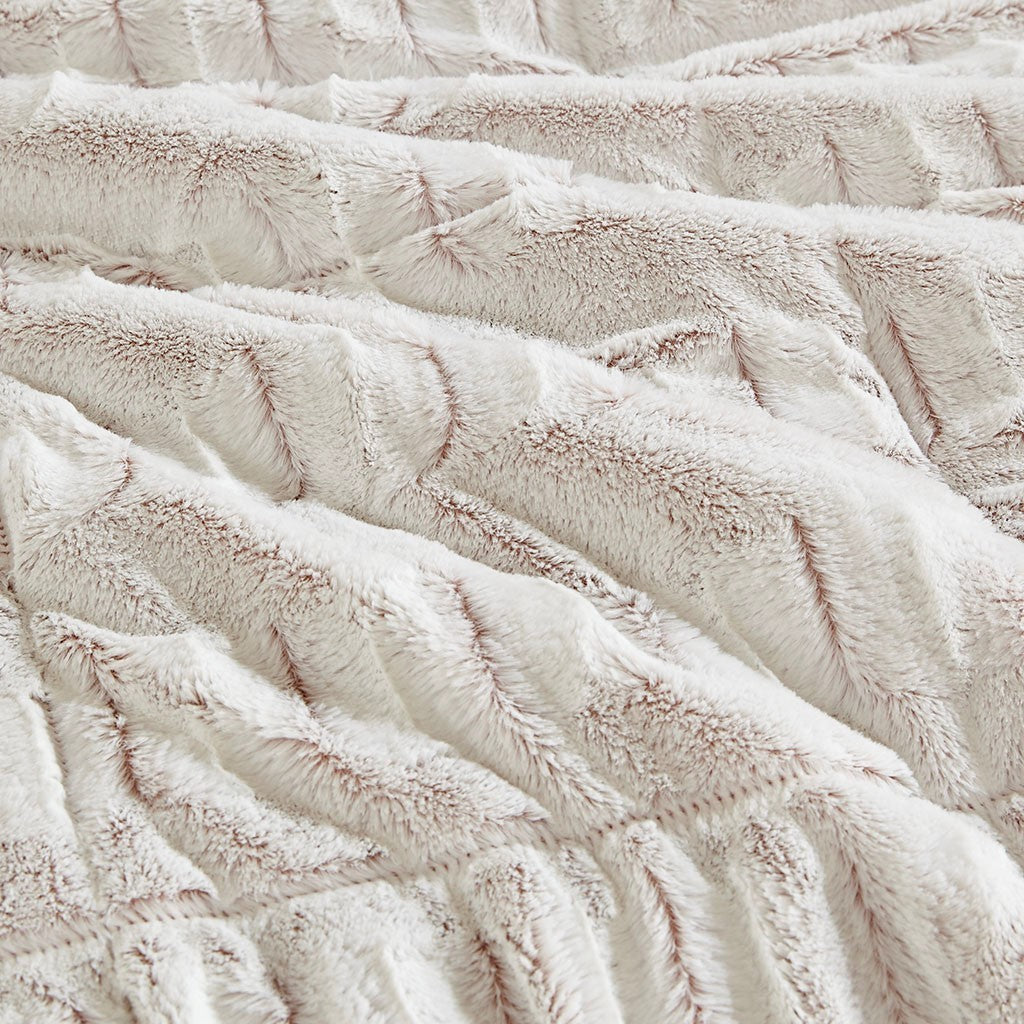 Twin/Twin XL Back Print Long Fur Comforter Mini Set