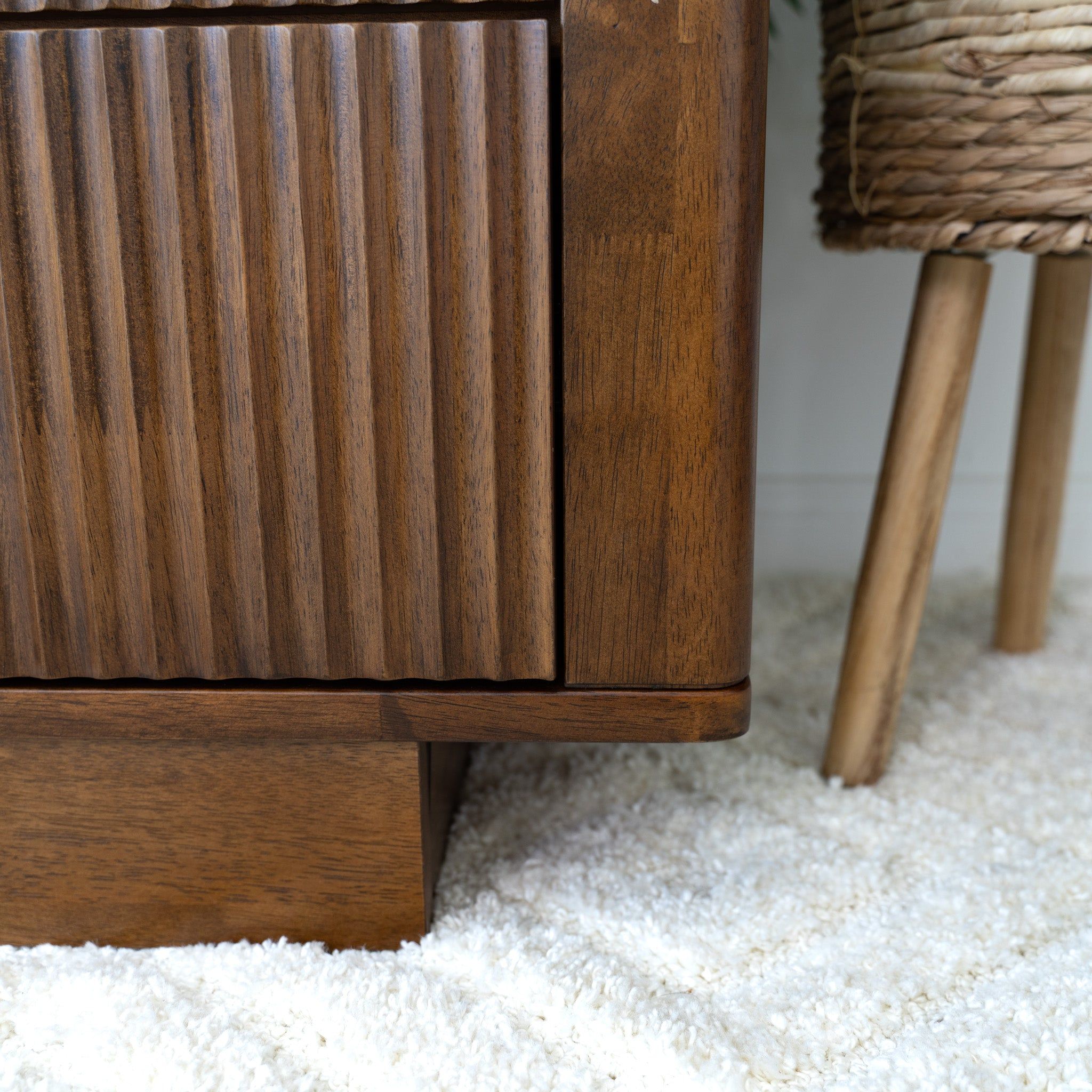 Lola - Dresser With 6 Drawers - Dark Brown