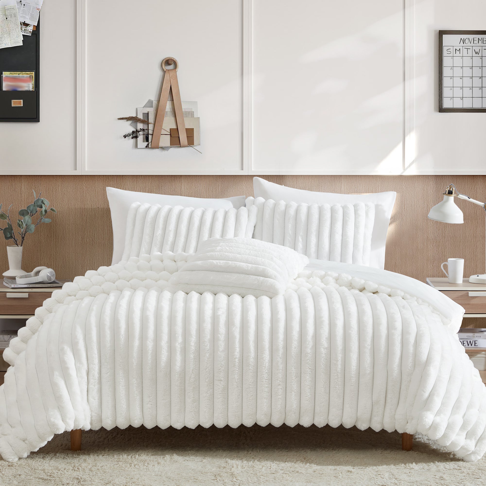 Everett 4-Piece White Micro Mink King Bedding Ensemble