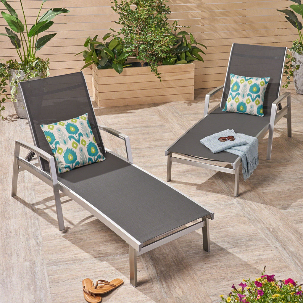 Oaxton Chaise Lounge
