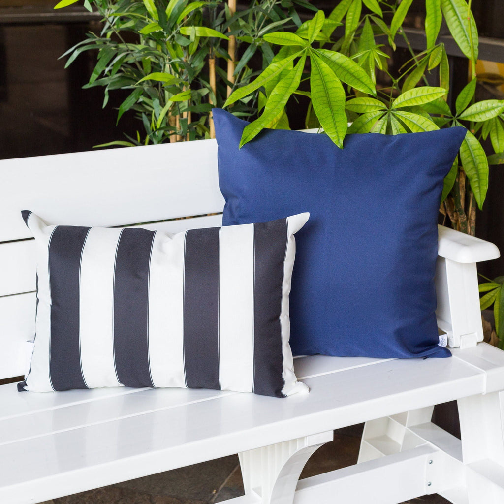 Horizon - Stripe Pillow Outdoor & Indoor - Black