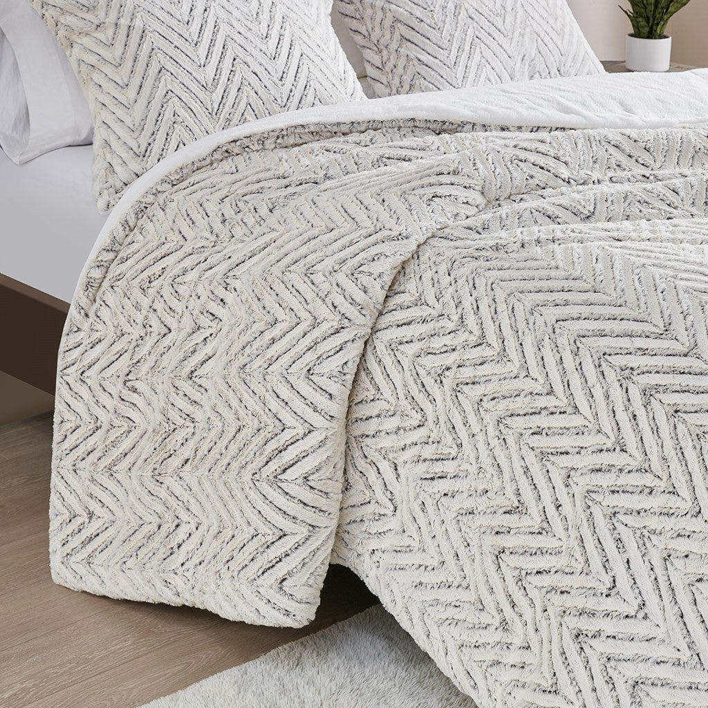 King/Cal King Ultra Plush Down Alternative Comforter Set
