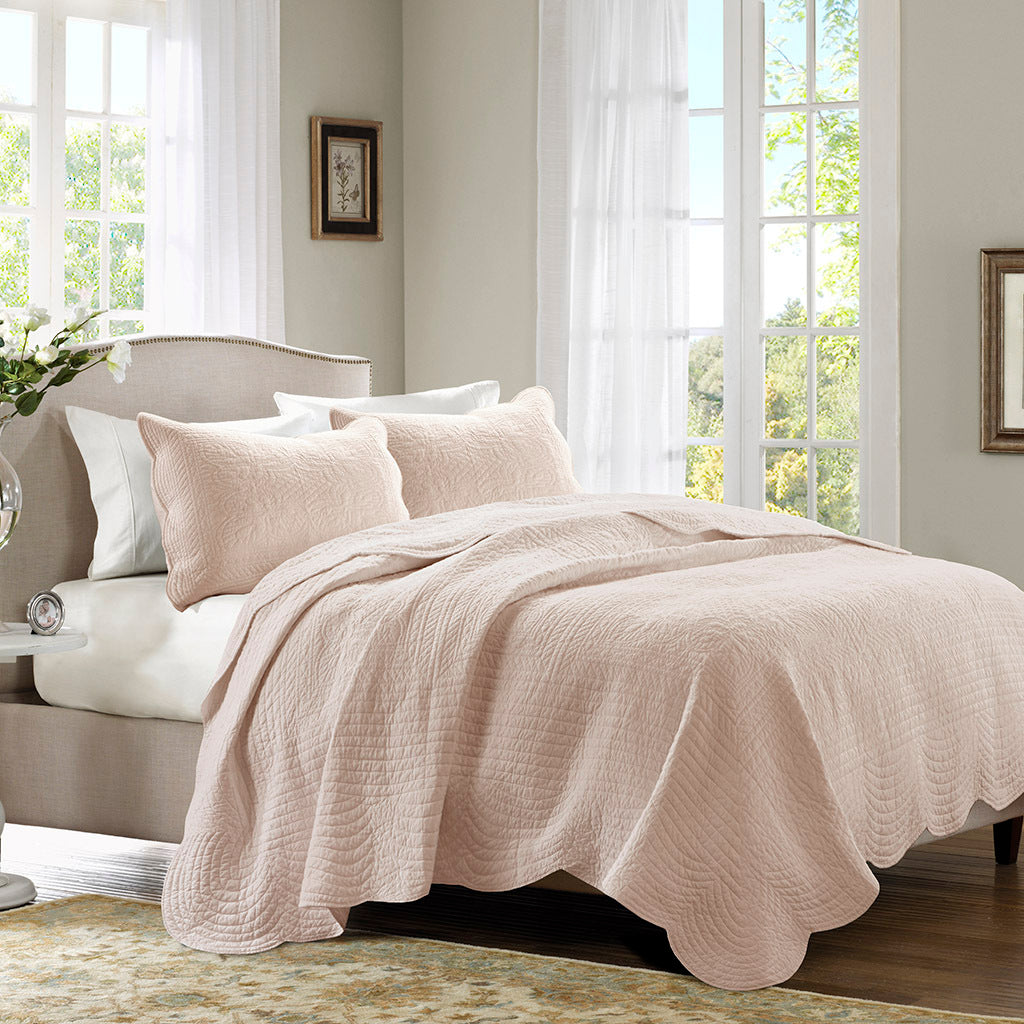 3 Piece Reversible Scalloped Edge Quilt Set - Blush King/Cal King