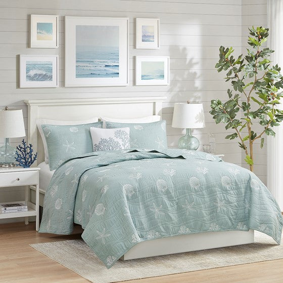 4 Piece Cotton Reversible Embroidered Quilt Set with Throw Pillow Aqua King/Cal King