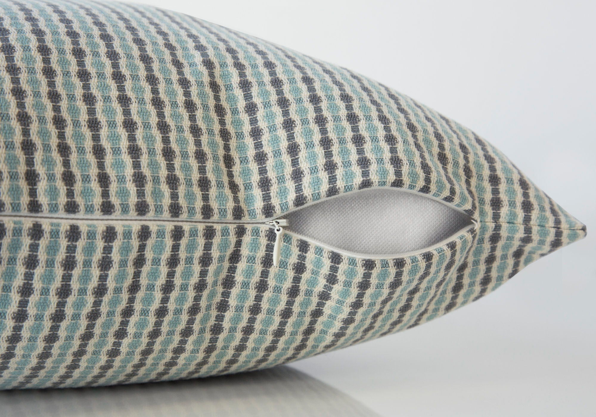 8th Street Square Decorative Throw Pillows with Insert