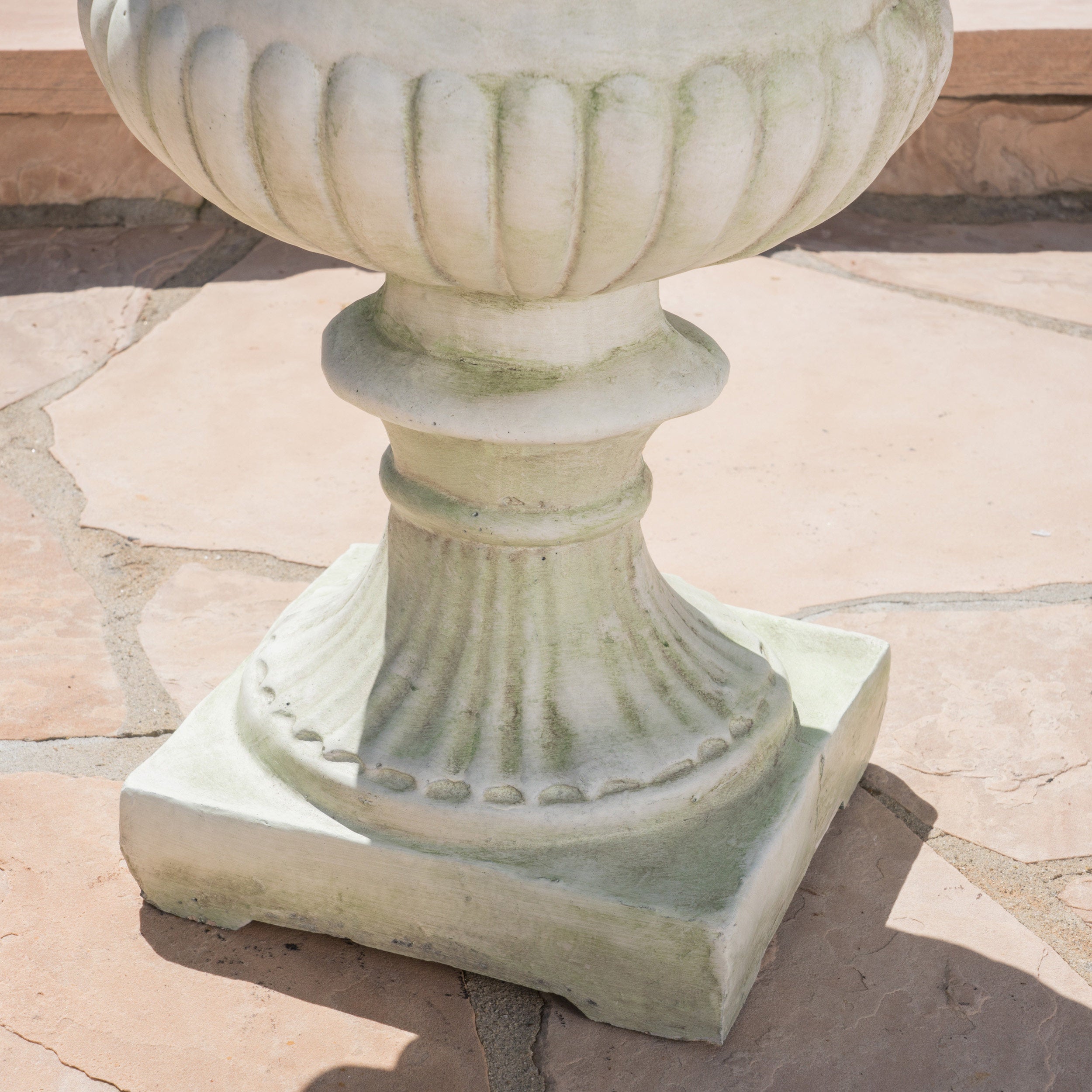 MGO GARDEN URN PLANTER