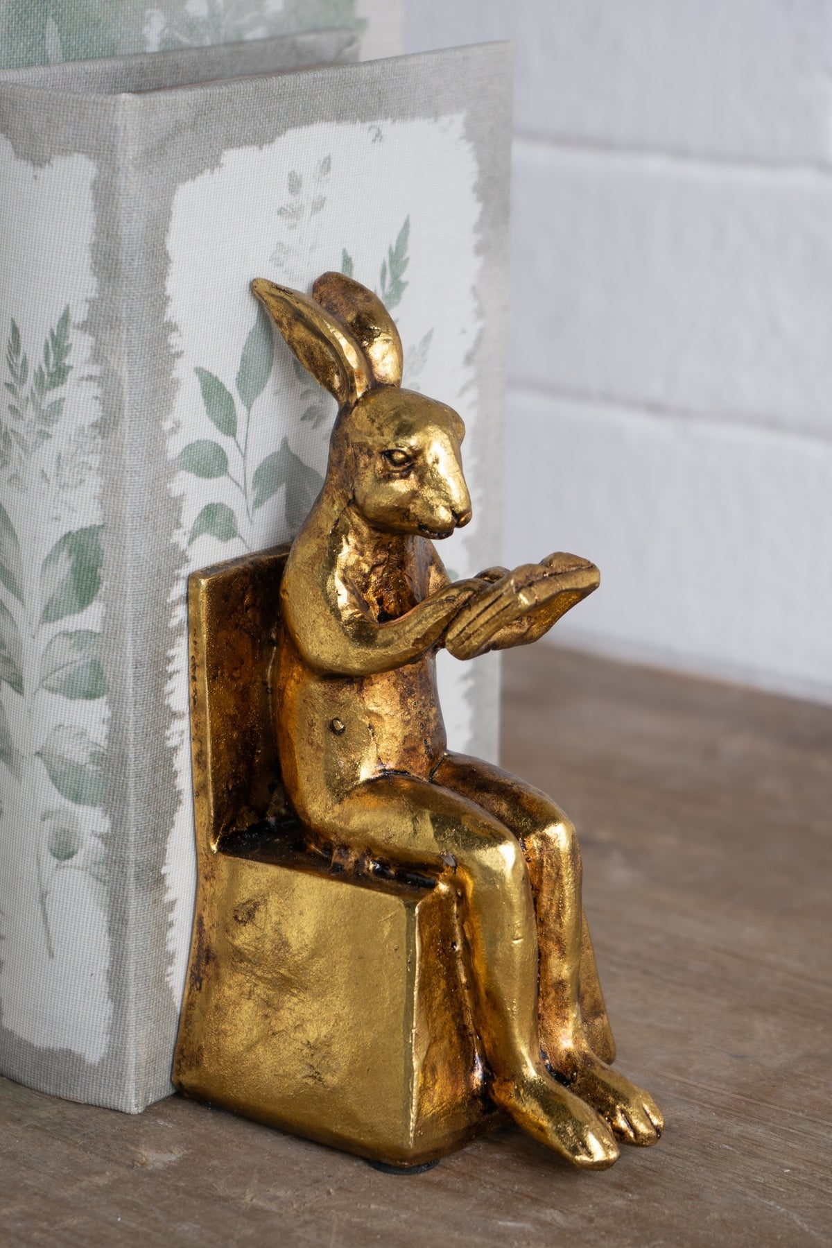 3.9x2.8x6.9' Sitting Rabbit Bookends With Antique Gold Finish
